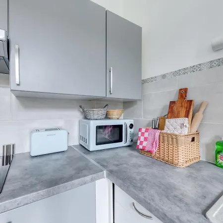 Parking Privatif Gratuit I Paris, Tram 9mim I Rer C15min Apartament