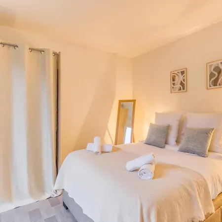Calme, Paris, Tram 9mim, Rer C 15min - Genius Apartmán *